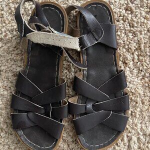 Salt water sandals Chocolate brown.